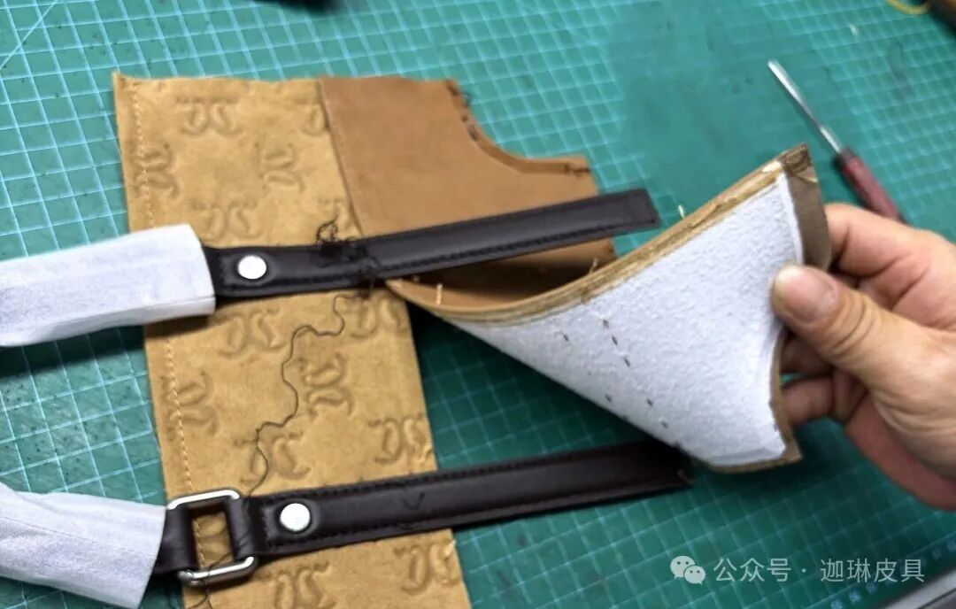 A piece of genuine leather has to pass 8 checks! This is a real-life video showing how strict our factory’s quality control is插图1